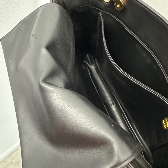 CHANEL 
Lambskin Quilted Shopping Tote Black - Picture 4 of 13